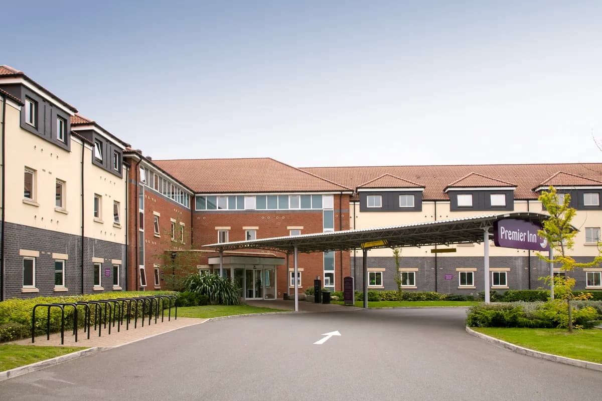 Premier Inn London Heathrow Airport (M4/J4) Reactive Corridor Replacement
