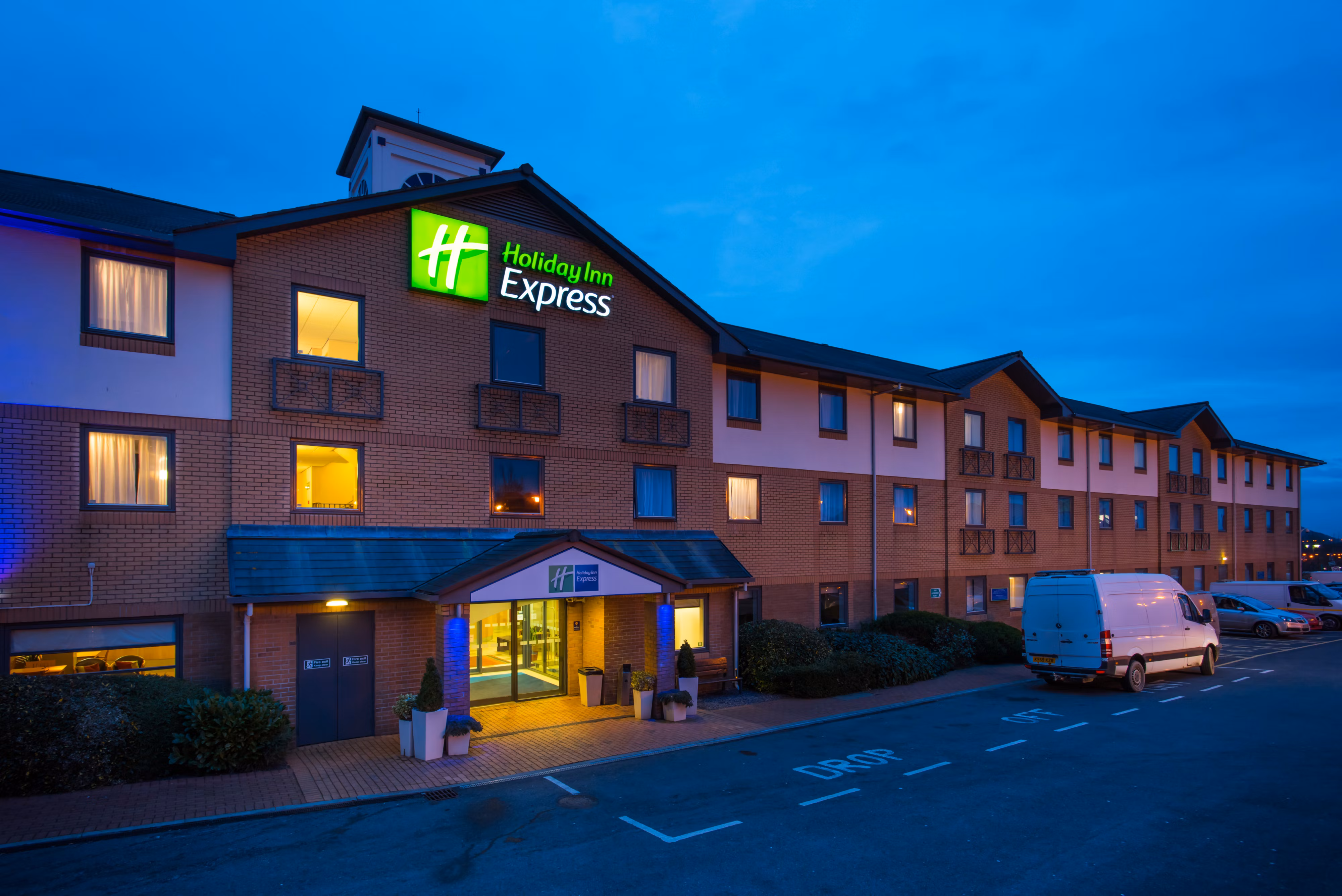 Holiday Inn Express Swansea East Breakfast Area